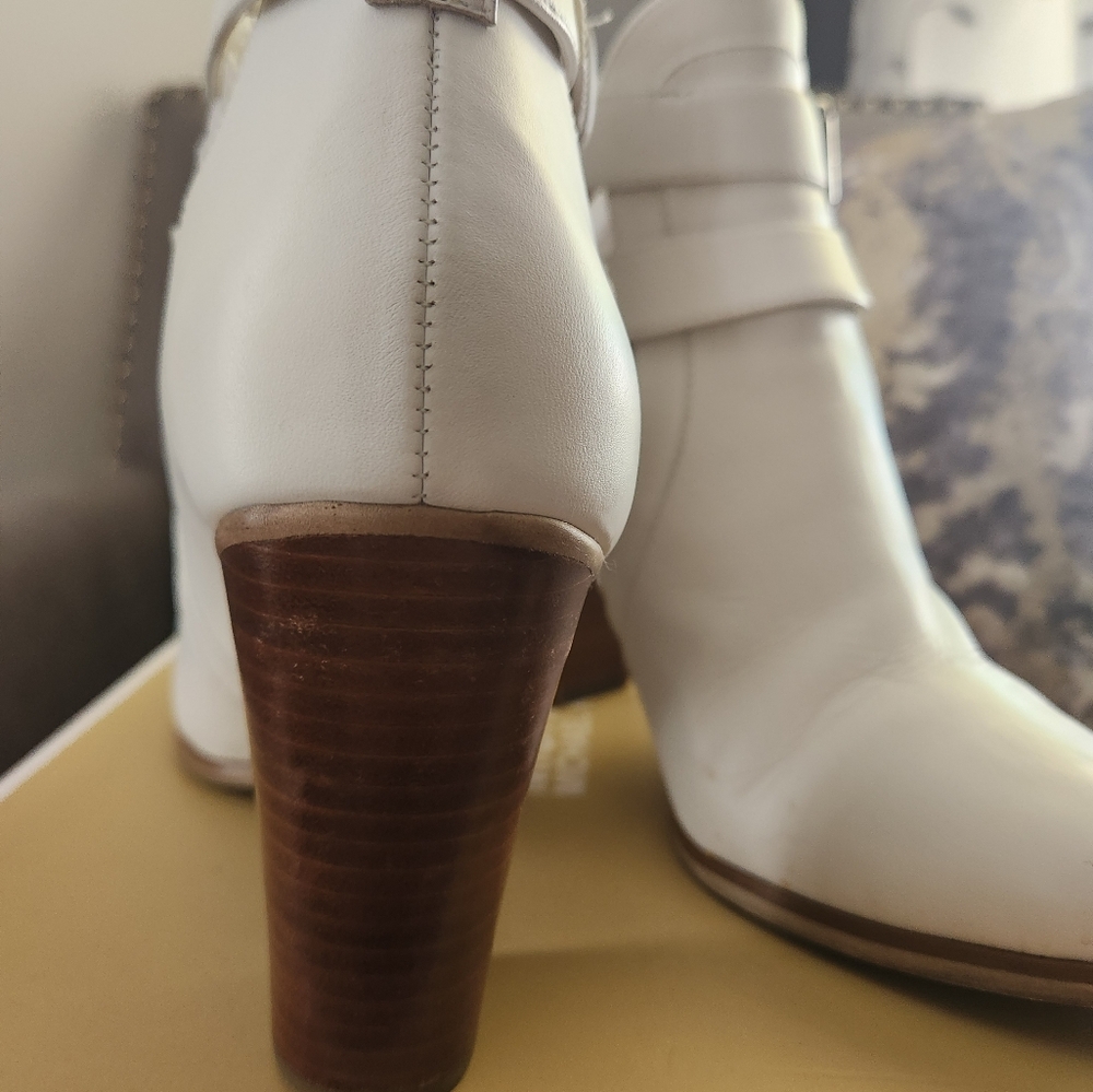 Michael Kors Walden leather bootie - Picture 3 of 5
